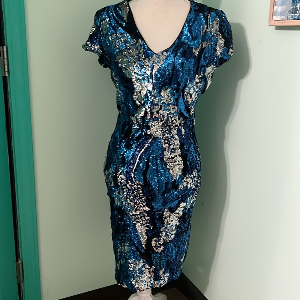Cache Sequins Stretch Cocktail Dress. Comfy. - image 2